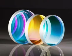 Broadband Dielectric λ/10 Mirrors